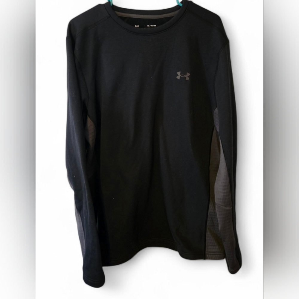 Under Armour Men’s Black Long-Sleeve Athletic Top